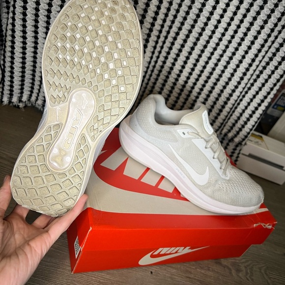 Nike Wmns Air Winflo 11 ‘White Photon Dust’ - Picture 6 of 6